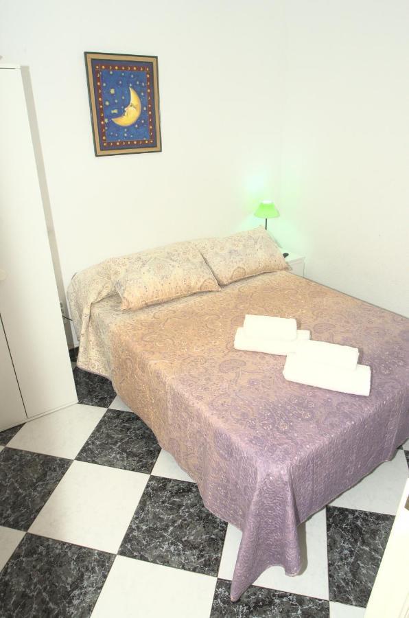 Habitacion En El Corazon Del Centro De Málaga Buitenkant foto