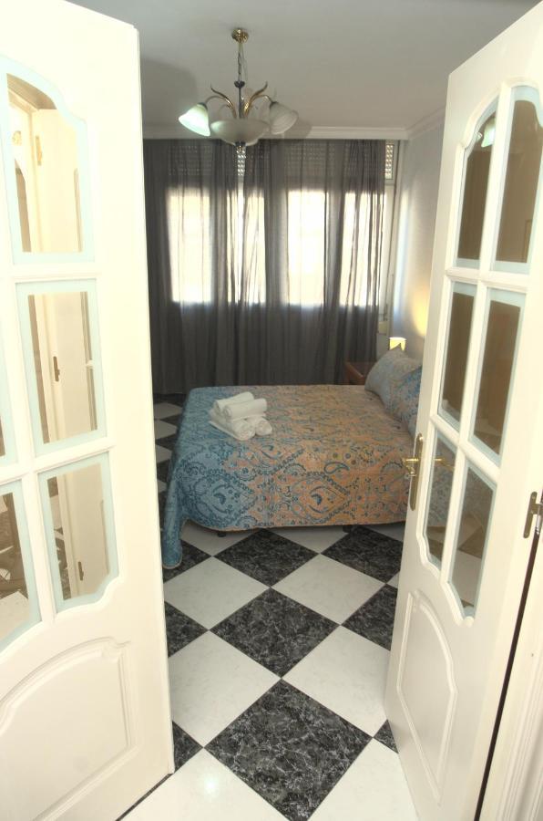 Habitacion En El Corazon Del Centro De Málaga Buitenkant foto