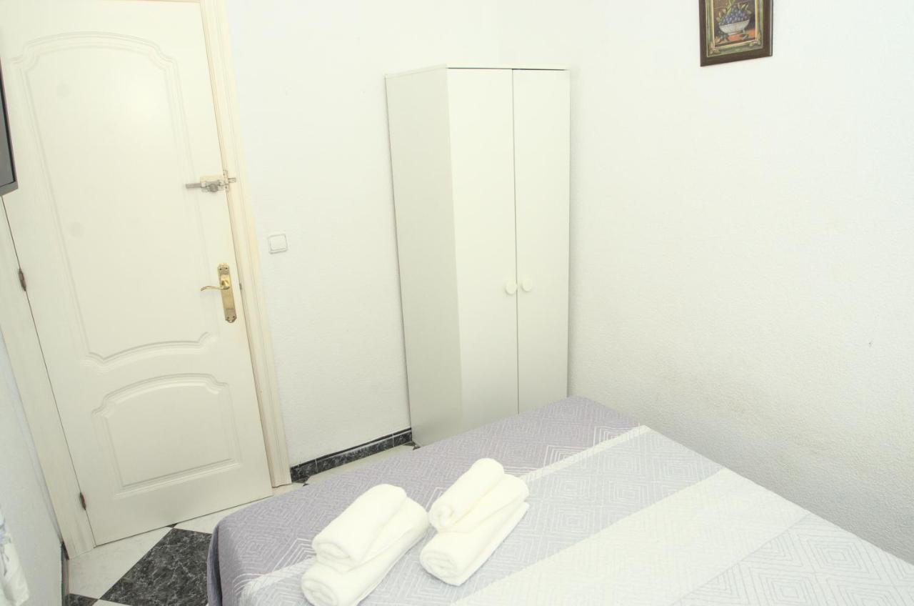 Habitacion En El Corazon Del Centro De Málaga Buitenkant foto